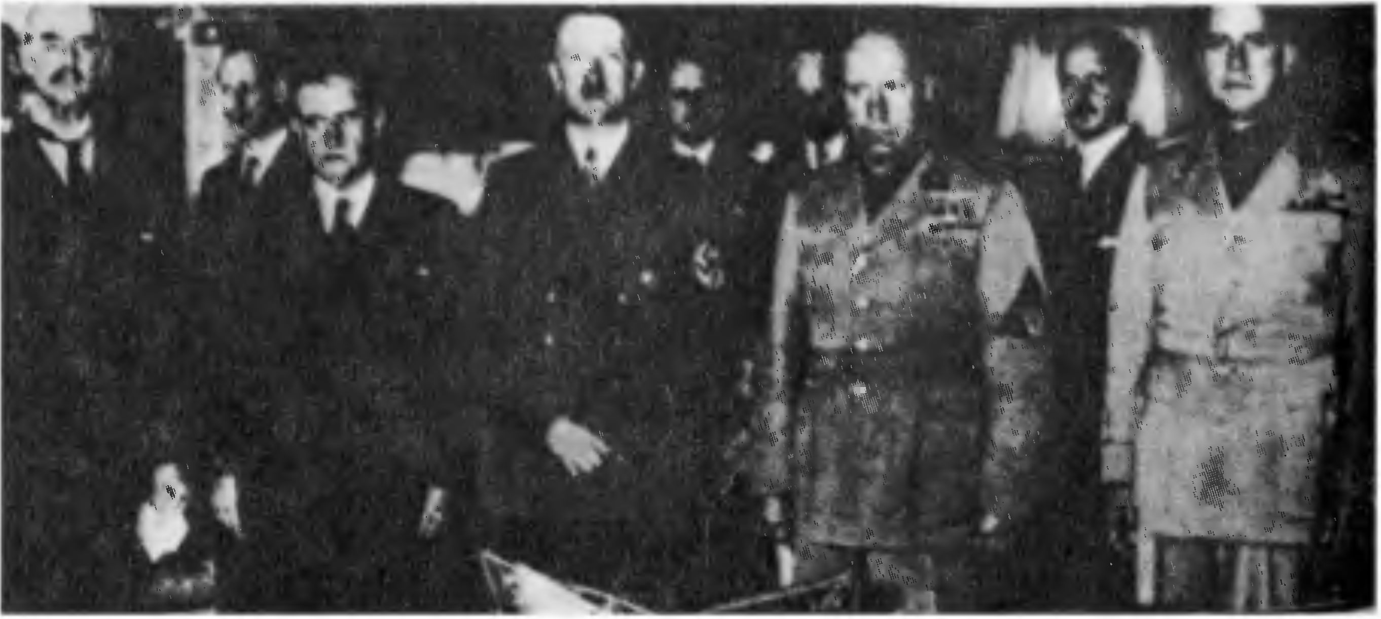 Мюнхен. 29 сентября 1938 г. Слева направо: Н. Чемберлен, Э. Даладье, А. Гитлер, Б. Муссолини и Г. Чиано