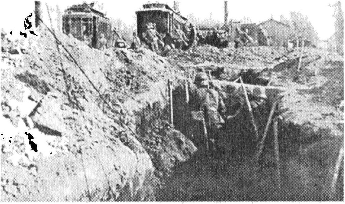 Немецкие пехотинцы в предместьях Варшавы