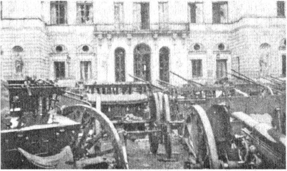 Снаряжение и полевые орудия, захваченные немцами после капитуляции Варшавы