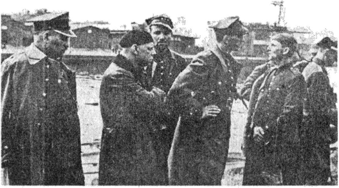 Польские офицеры, руководившие обороной Вестерплятте, после капитуляции