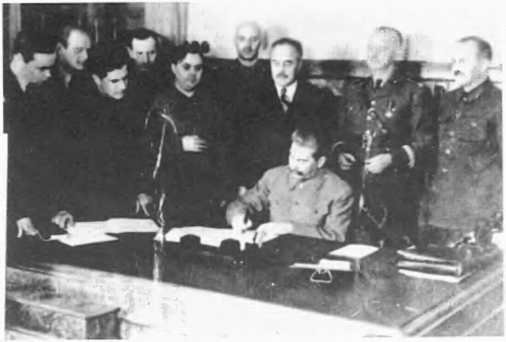Подписание 4 декабря 1941 г. в Москве Советско-польской декларации о дружбе взаимной помощи (AAN)