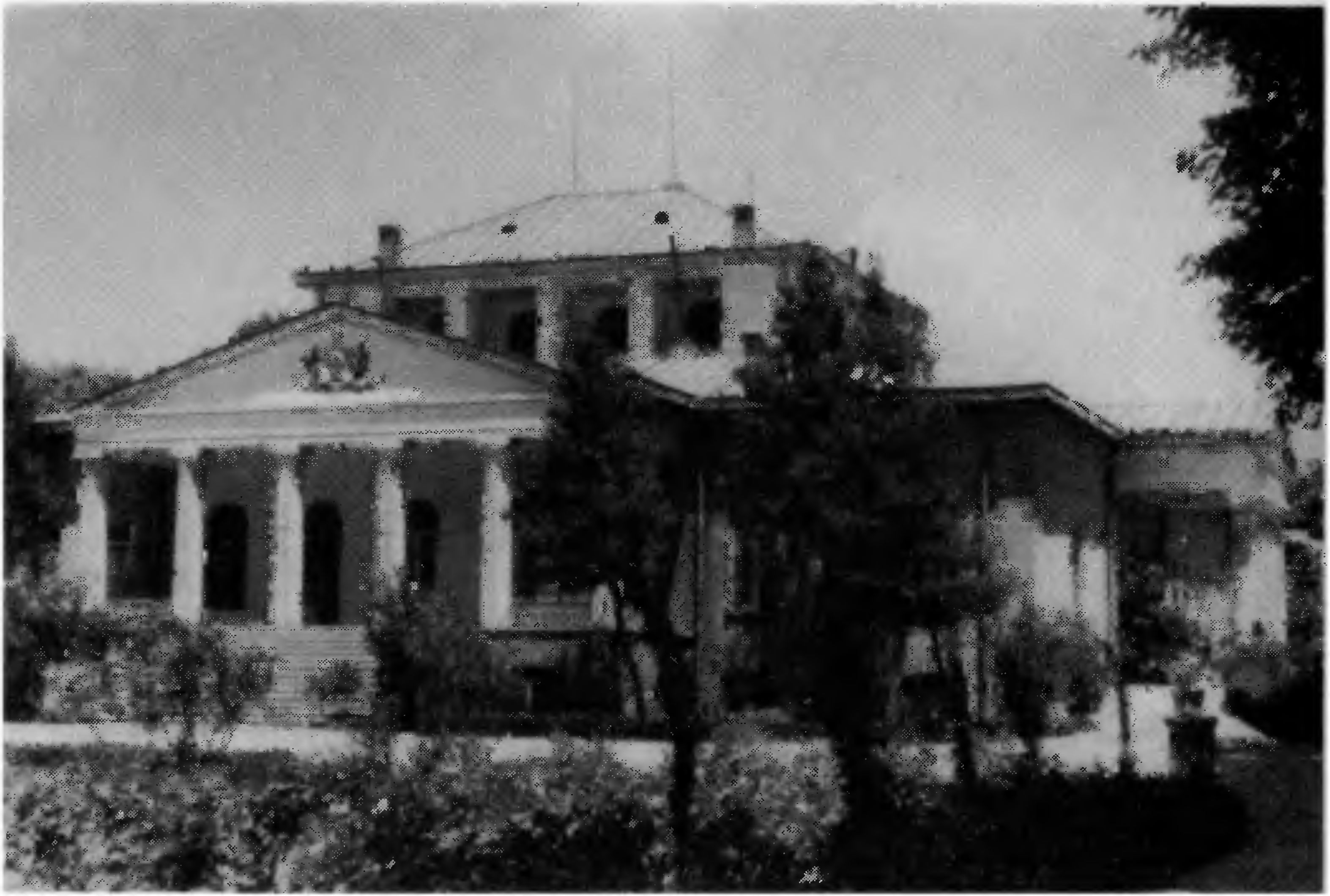 Здание посольства СССР в Тегеране, где проходила конференция руководителей СССР, США и Великобритании. Ноябрь — декабрь 1943 г.